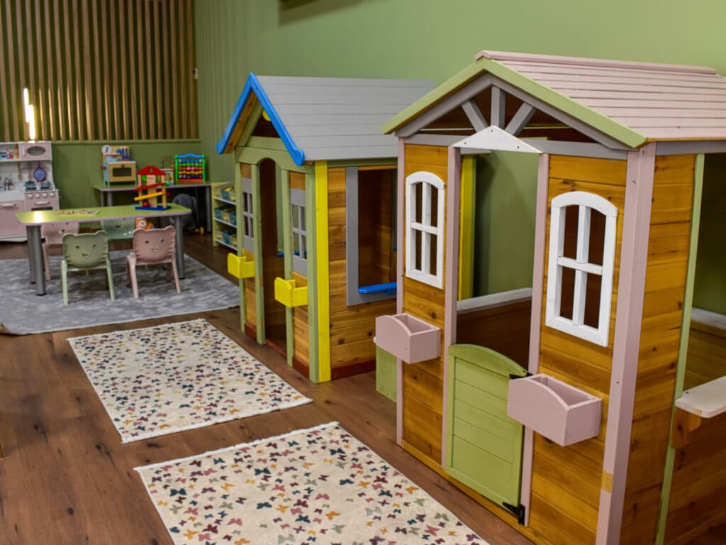 Детски парти център Neverland - 1